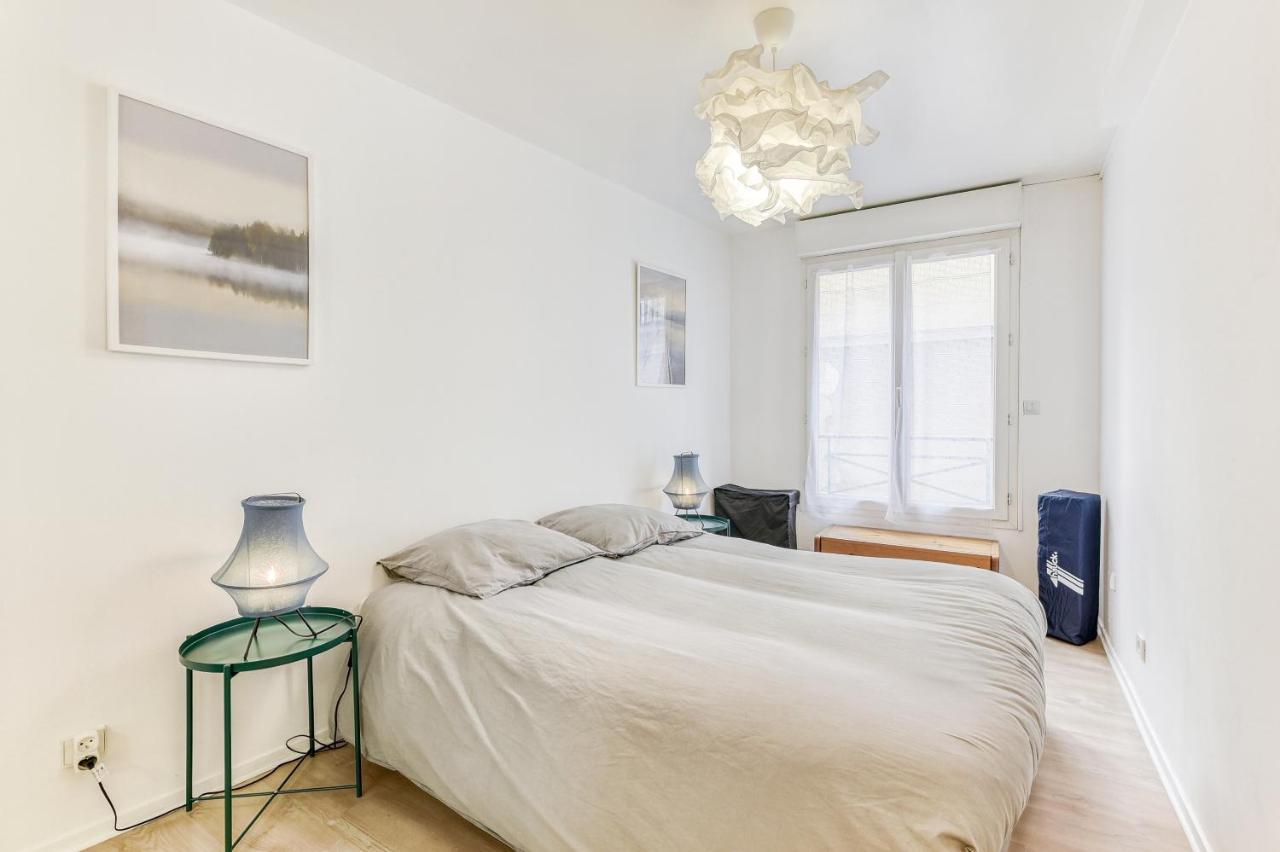 Appart'Hotel Versailles Saint Cyr L'Ecole - Gare Sncf A 100M Et Parking Prive Экстерьер фото