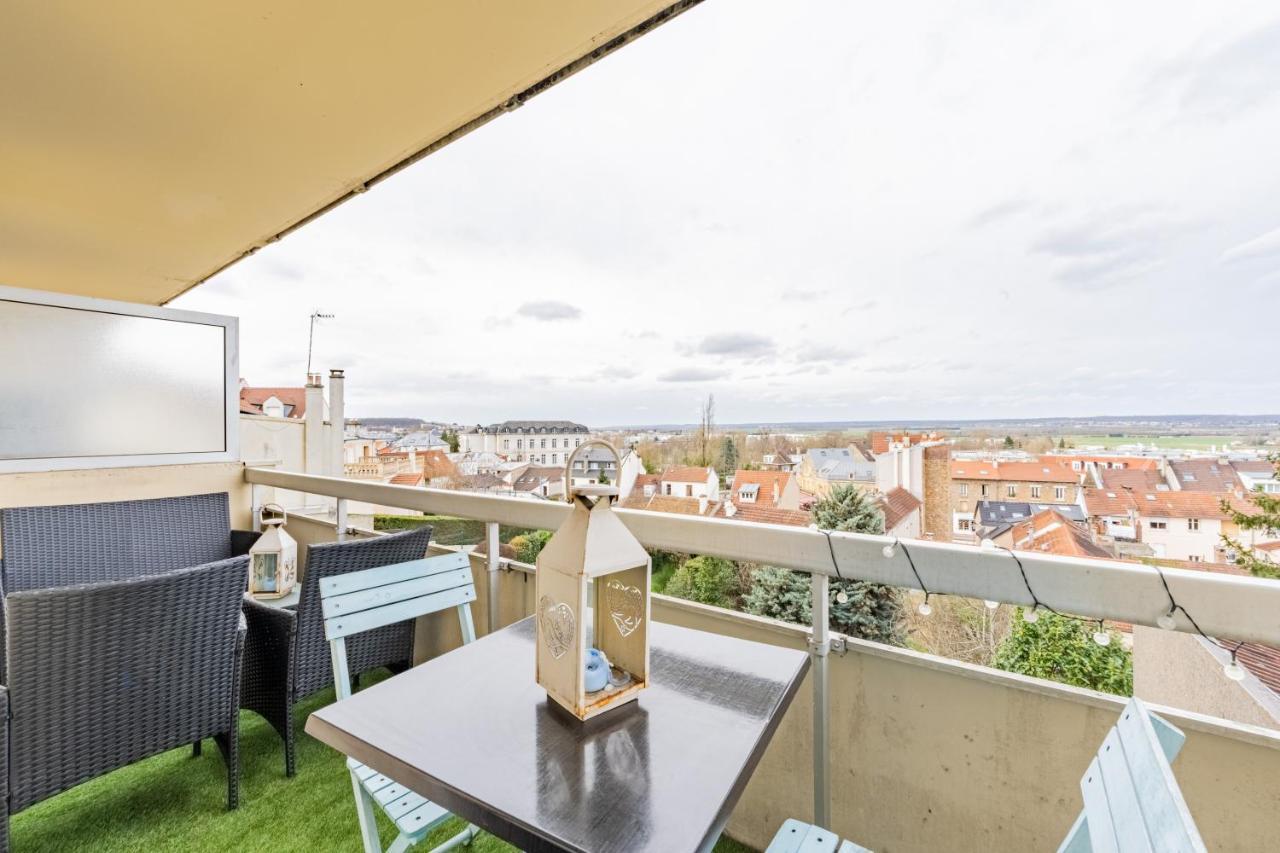 Appart'Hotel Versailles Saint Cyr L'Ecole - Gare Sncf A 100M Et Parking Prive Экстерьер фото