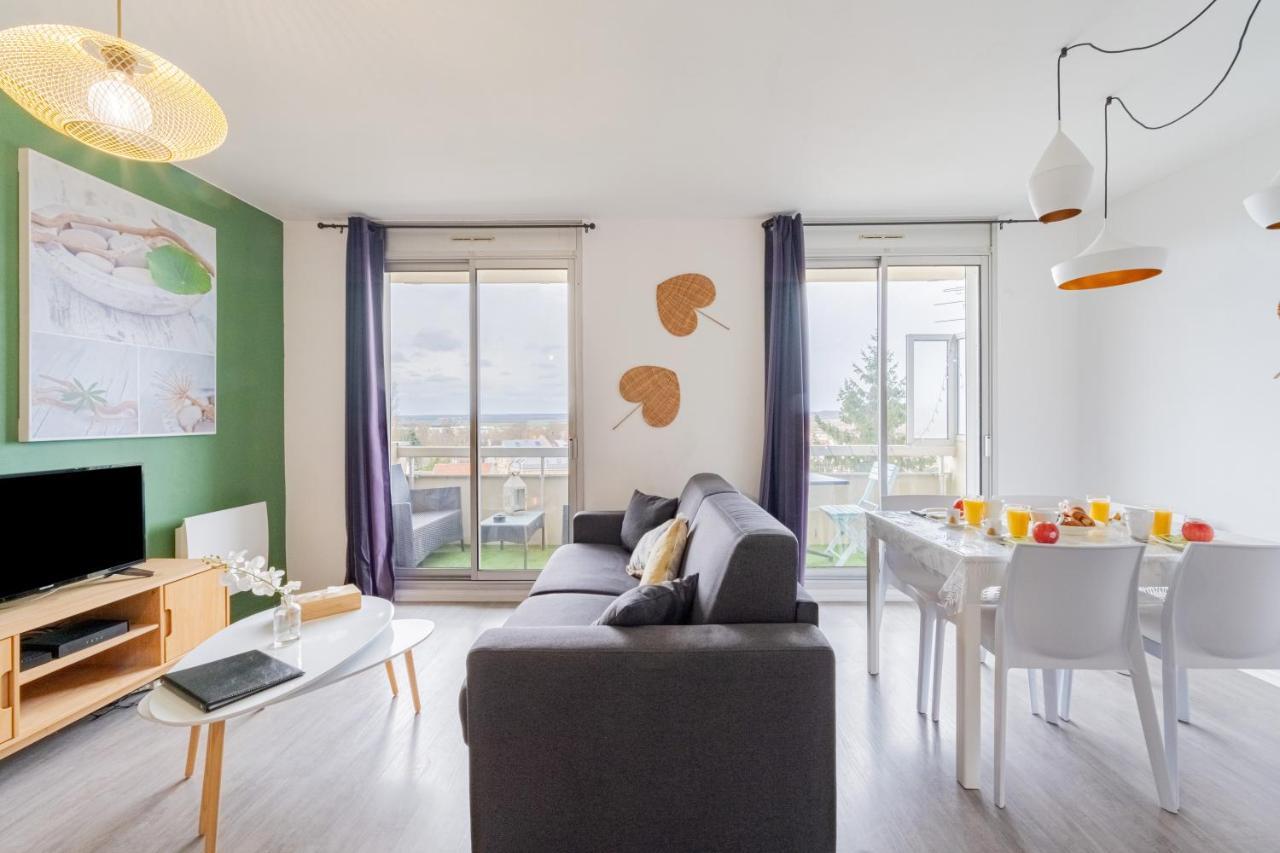 Appart'Hotel Versailles Saint Cyr L'Ecole - Gare Sncf A 100M Et Parking Prive Экстерьер фото